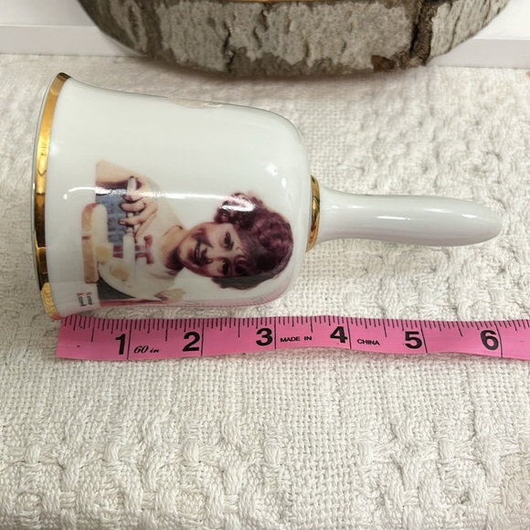 Collectible Vintage Ceramic Norman‎ Rockwell 1976 “The Butter Girl” bell - Picture 5 of 6